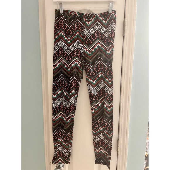 NEW Candy Cane Fair Isle / Chevron Holiday Leggings - Picture 1 of 8